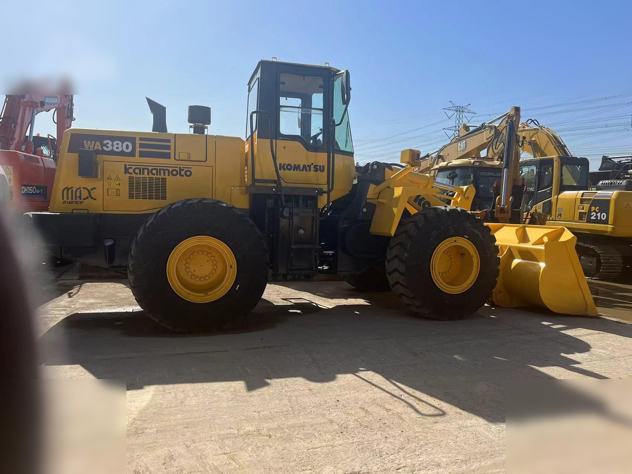 KOMATSU WA320-3 - Ελαστιχοφόρος φορτωτής: φωτογραφία 1 KOMATSU WA320-3 - Ελαστιχοφόρος φορτωτής: φωτογραφία 1
