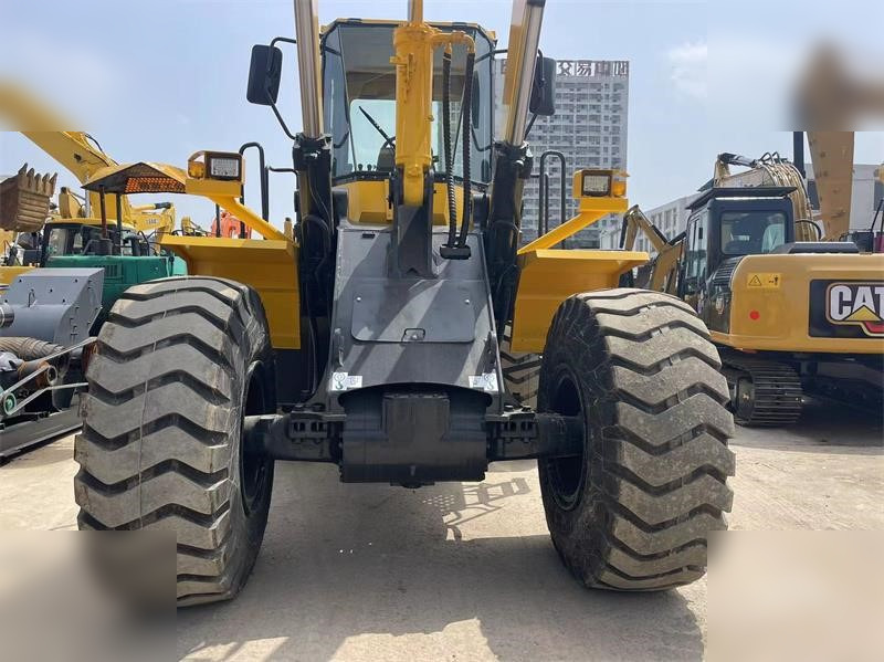 KOMATSU WA380-3 - Ελαστιχοφόρος φορτωτής: φωτογραφία 5 KOMATSU WA380-3 - Ελαστιχοφόρος φορτωτής: φωτογραφία 5