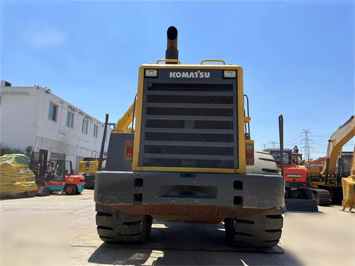 KOMATSU WA600-3 - Ελαστιχοφόρος φορτωτής: φωτογραφία 3 KOMATSU WA600-3 - Ελαστιχοφόρος φορτωτής: φωτογραφία 3