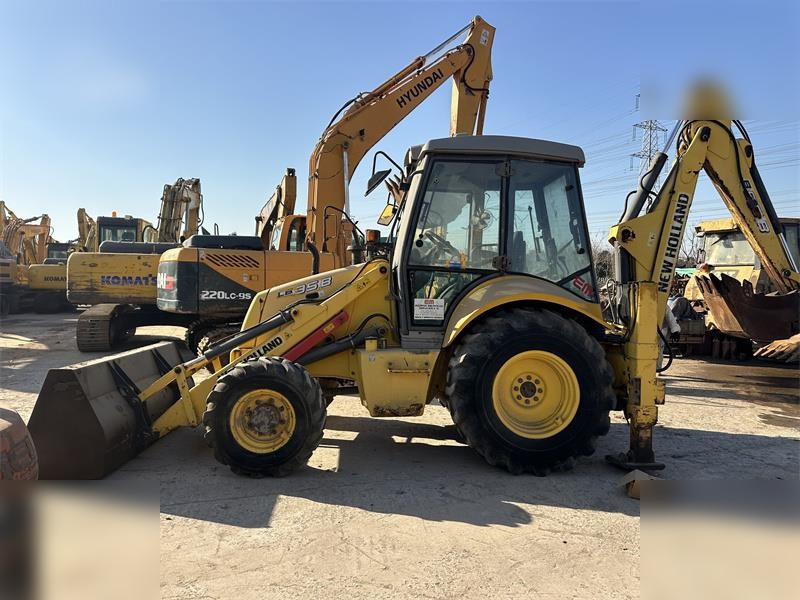 NEW HOLLAND LB95B-4PT - Φορτωτής εκσκαφέας: φωτογραφία 2 NEW HOLLAND LB95B-4PT - Φορτωτής εκσκαφέας: φωτογραφία 2