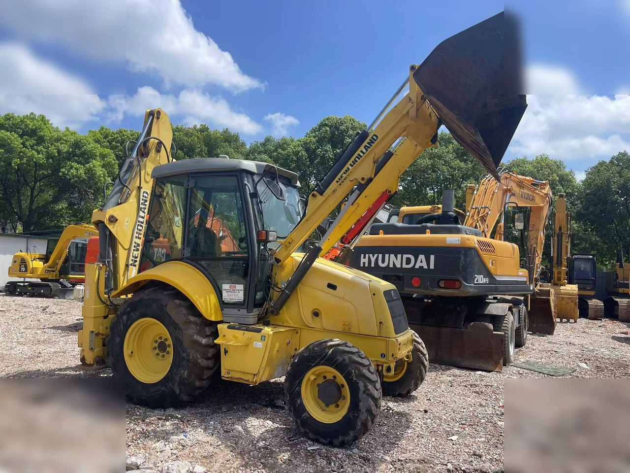 NEW HOLLAND LB95B-4PT - Φορτωτής εκσκαφέας: φωτογραφία 1 NEW HOLLAND LB95B-4PT - Φορτωτής εκσκαφέας: φωτογραφία 1