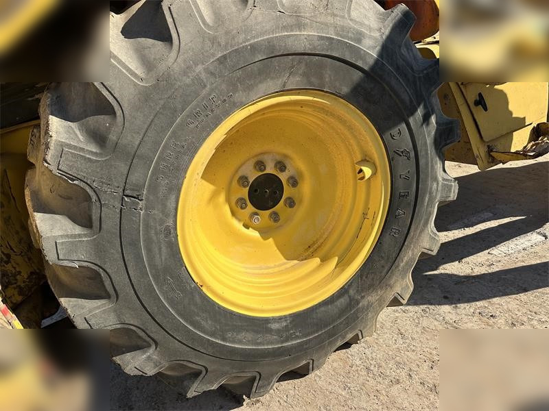 NEW HOLLAND LB95B-4PT - Φορτωτής εκσκαφέας: φωτογραφία 5 NEW HOLLAND LB95B-4PT - Φορτωτής εκσκαφέας: φωτογραφία 5