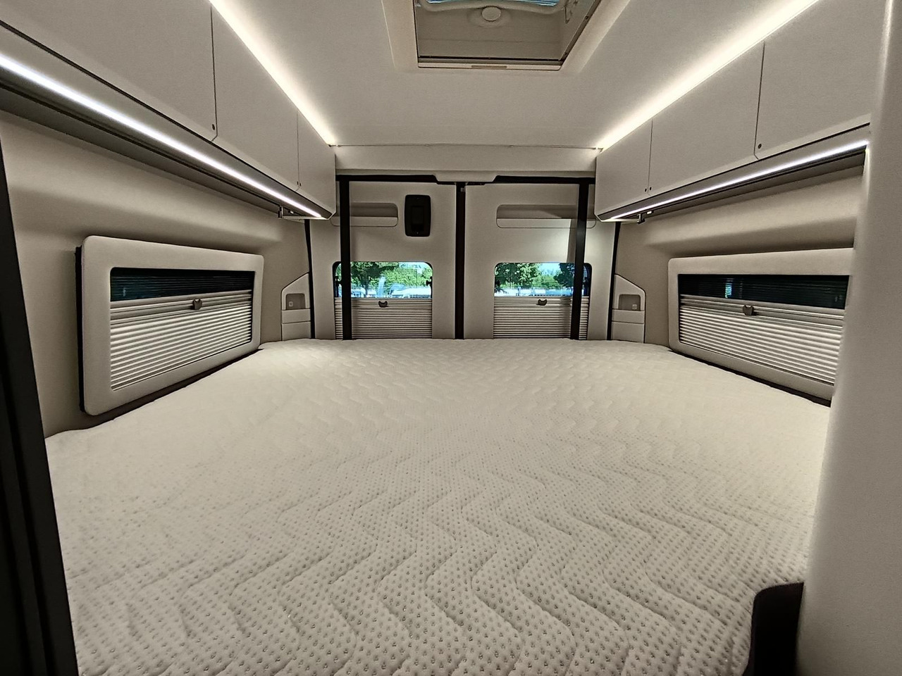 Αυτοκινούμενο βαν Adria Twin Edition 640 SGX Maxi 132kW*138L KÜHLSCHRANK: φωτογραφία 16