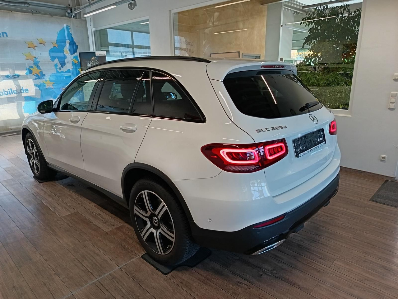 Mercedes-Benz GLC 220d AMG Line 4MATIC*AHK*NAVI*LED*R-KAM*DAB* - SUV: φωτογραφία 4 Mercedes-Benz GLC 220d AMG Line 4MATIC*AHK*NAVI*LED*R-KAM*DAB* - SUV: φωτογραφία 4