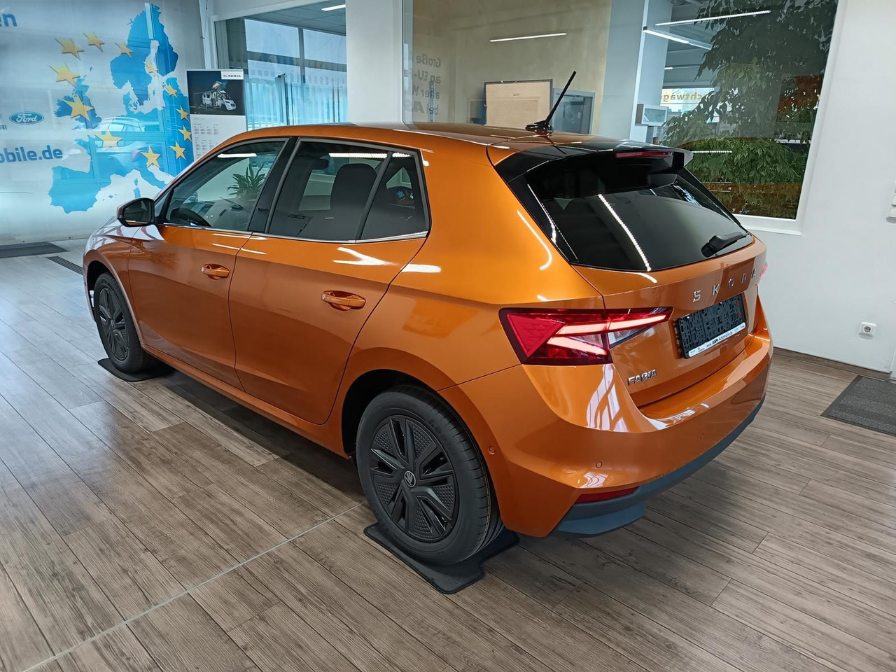 Skoda Fabia 130 Jahre 1,0 TSI*AHK-VORBER.*5J.GARANTIE* - Λιμουζίνα/ Sedan: φωτογραφία 4 Skoda Fabia 130 Jahre 1,0 TSI*AHK-VORBER.*5J.GARANTIE* - Λιμουζίνα/ Sedan: φωτογραφία 4