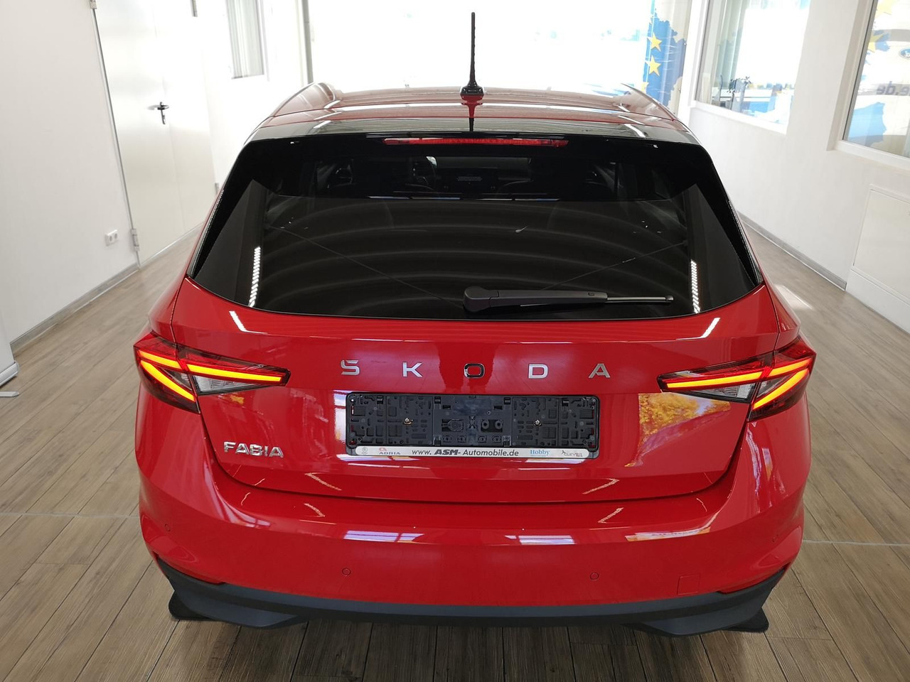 Skoda Fabia Selection 1,0TSIDSG+AHK-VORBER+LED+DAB+SHZ - Λιμουζίνα/ Sedan: φωτογραφία 4 Skoda Fabia Selection 1,0TSIDSG+AHK-VORBER+LED+DAB+SHZ - Λιμουζίνα/ Sedan: φωτογραφία 4