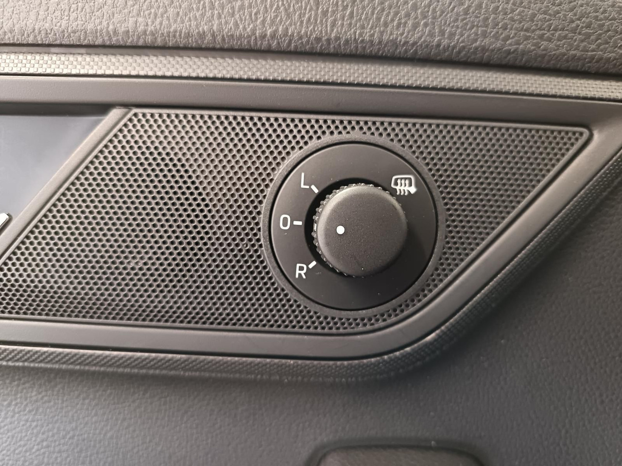 Αυτοκίνητο Skoda Fabia Style 1,2 TSI 81 kW DSG*PDC*SHZ*TEMP*KLIMA: φωτογραφία 22 Αυτοκίνητο Skoda Fabia Style 1,2 TSI 81 kW DSG*PDC*SHZ*TEMP*KLIMA: φωτογραφία 22