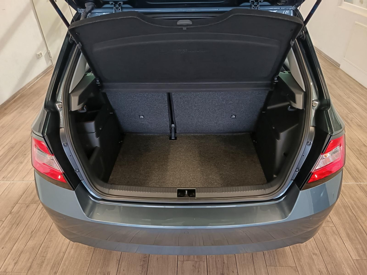 Αυτοκίνητο Skoda Fabia Style 1,2 TSI 81 kW DSG*PDC*SHZ*TEMP*KLIMA: φωτογραφία 6 Αυτοκίνητο Skoda Fabia Style 1,2 TSI 81 kW DSG*PDC*SHZ*TEMP*KLIMA: φωτογραφία 6