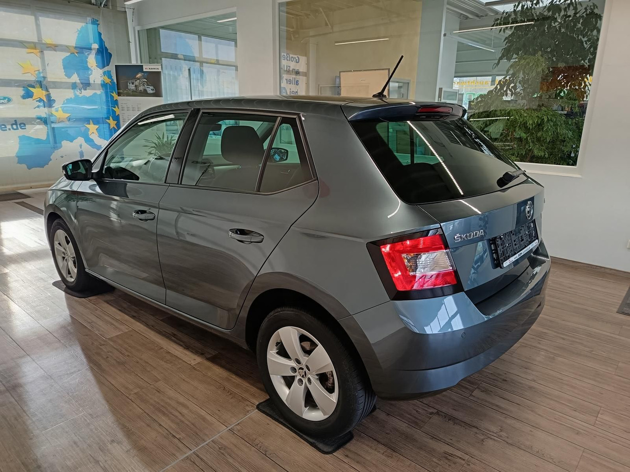 Skoda Fabia Style 1,2 TSI 81 kW DSG*PDC*SHZ*TEMP*KLIMA - Αυτοκίνητο: φωτογραφία 4 Skoda Fabia Style 1,2 TSI 81 kW DSG*PDC*SHZ*TEMP*KLIMA - Αυτοκίνητο: φωτογραφία 4