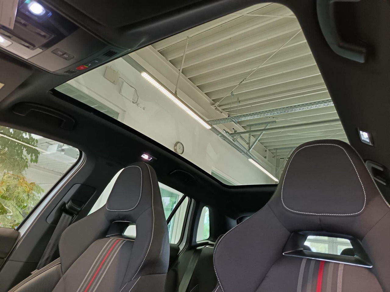 SUV Skoda Kamiq Monte Carlo 1,5 TSI DSG*AHK*PANO*LED*ACC*: φωτογραφία 17 SUV Skoda Kamiq Monte Carlo 1,5 TSI DSG*AHK*PANO*LED*ACC*: φωτογραφία 17