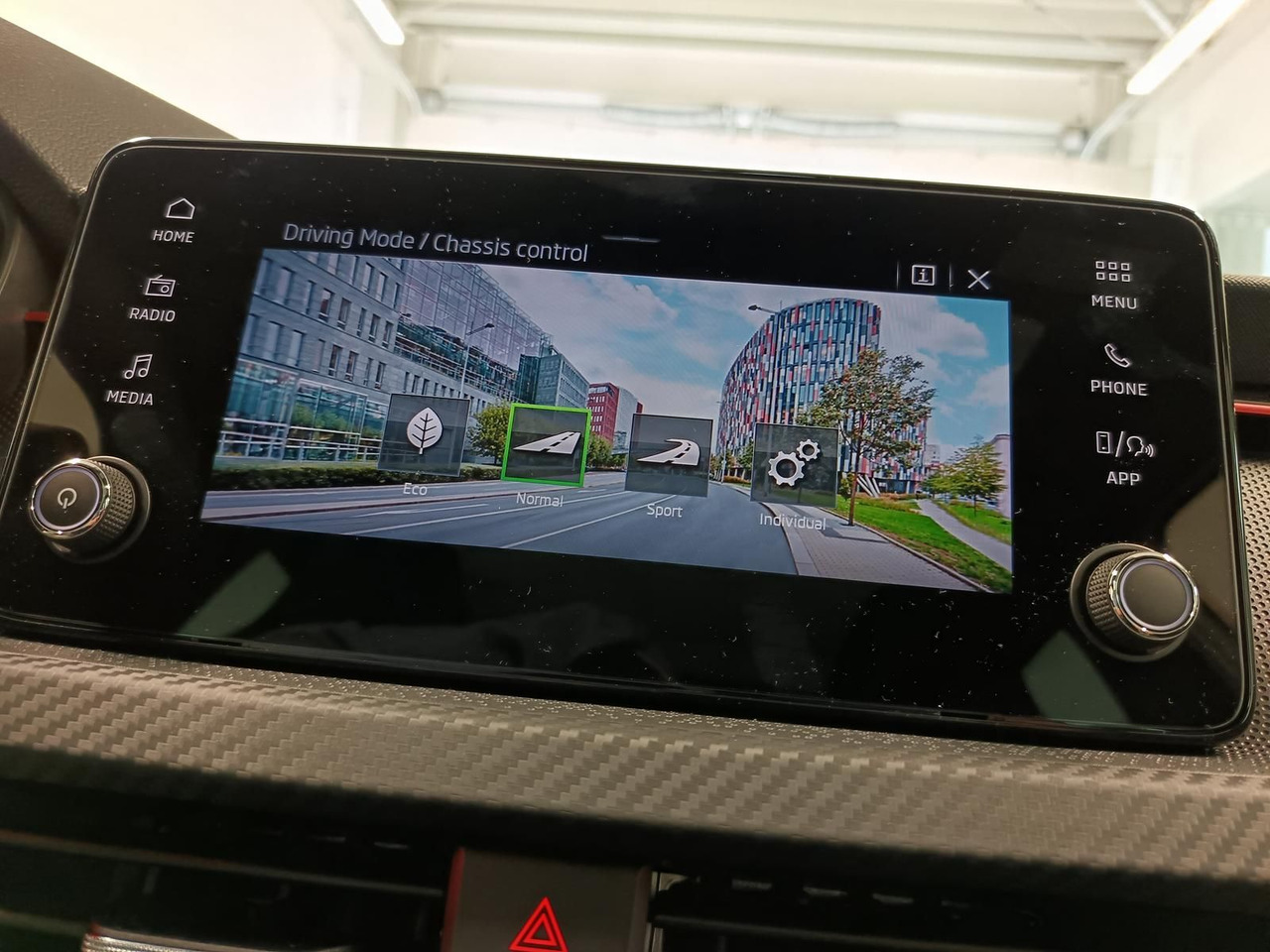 SUV Skoda Kamiq Monte Carlo 1,5 TSI DSG*AHK*PANO*LED*ACC*: φωτογραφία 15 SUV Skoda Kamiq Monte Carlo 1,5 TSI DSG*AHK*PANO*LED*ACC*: φωτογραφία 15