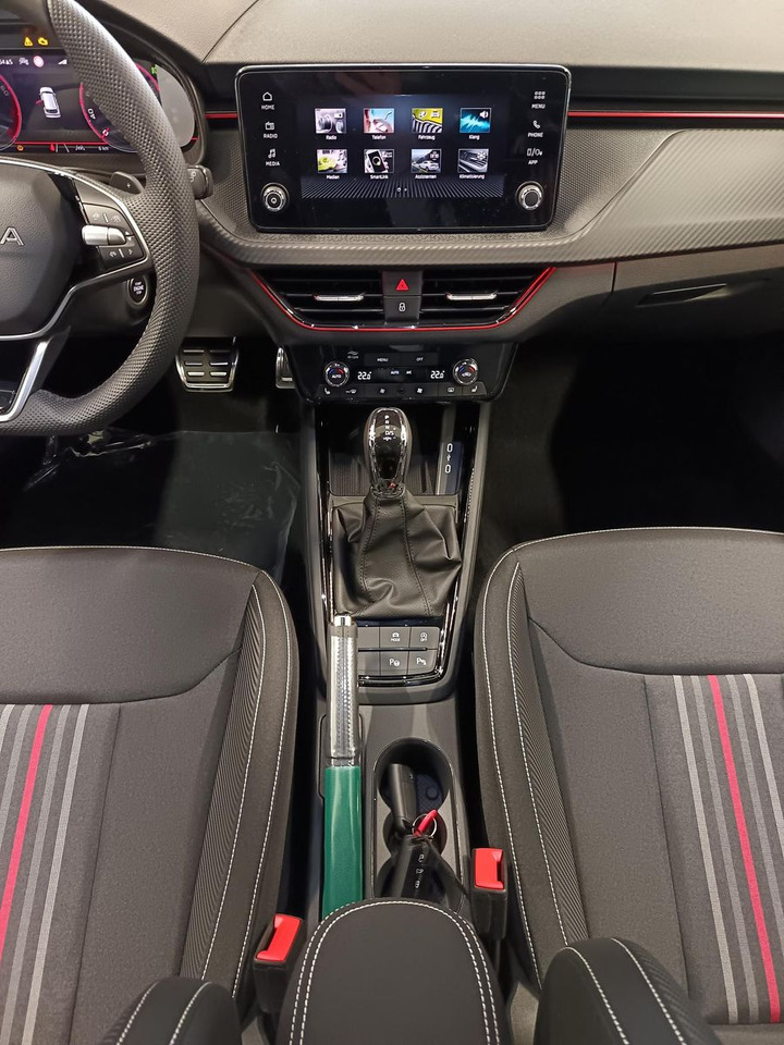 SUV Skoda Kamiq Monte Carlo 1,5 TSI DSG*AHK*PANO*LED*ACC*: φωτογραφία 10 SUV Skoda Kamiq Monte Carlo 1,5 TSI DSG*AHK*PANO*LED*ACC*: φωτογραφία 10