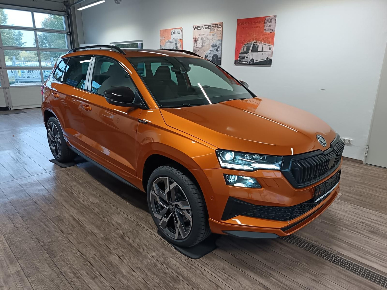 Skoda Karoq Sportline 2,0 TDI DSG 4x4*AHK*PSD*STD.HZG* - SUV: φωτογραφία 3 Skoda Karoq Sportline 2,0 TDI DSG 4x4*AHK*PSD*STD.HZG* - SUV: φωτογραφία 3