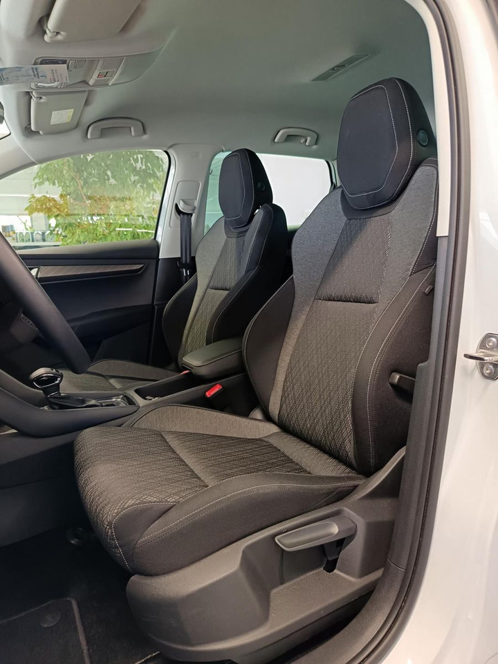 SUV Skoda Karoq Style 1,5TSI DSG*AHK-VORBER*NAVI*LED*R-KAM: φωτογραφία 16 SUV Skoda Karoq Style 1,5TSI DSG*AHK-VORBER*NAVI*LED*R-KAM: φωτογραφία 16