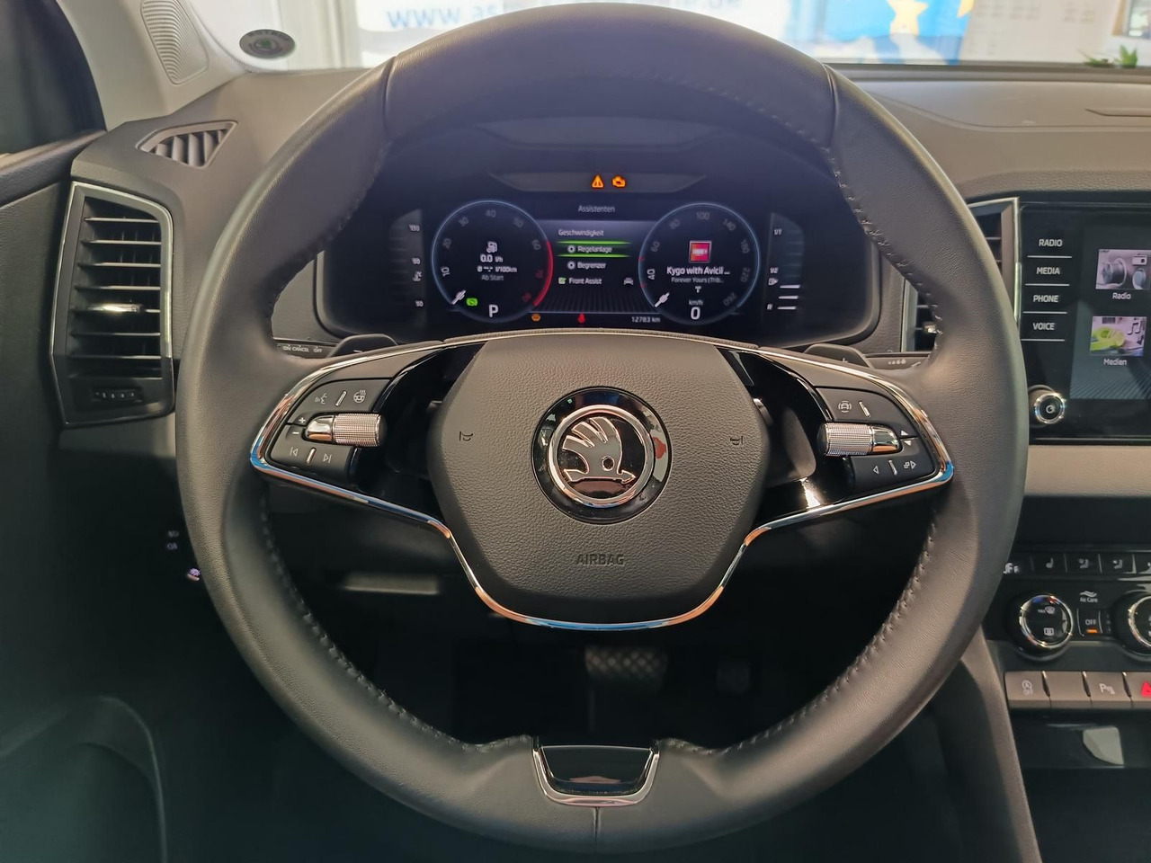 SUV Skoda Karoq Style 1,5TSI DSG*AHK-VORBER*NAVI*LED*R-KAM: φωτογραφία 7 SUV Skoda Karoq Style 1,5TSI DSG*AHK-VORBER*NAVI*LED*R-KAM: φωτογραφία 7