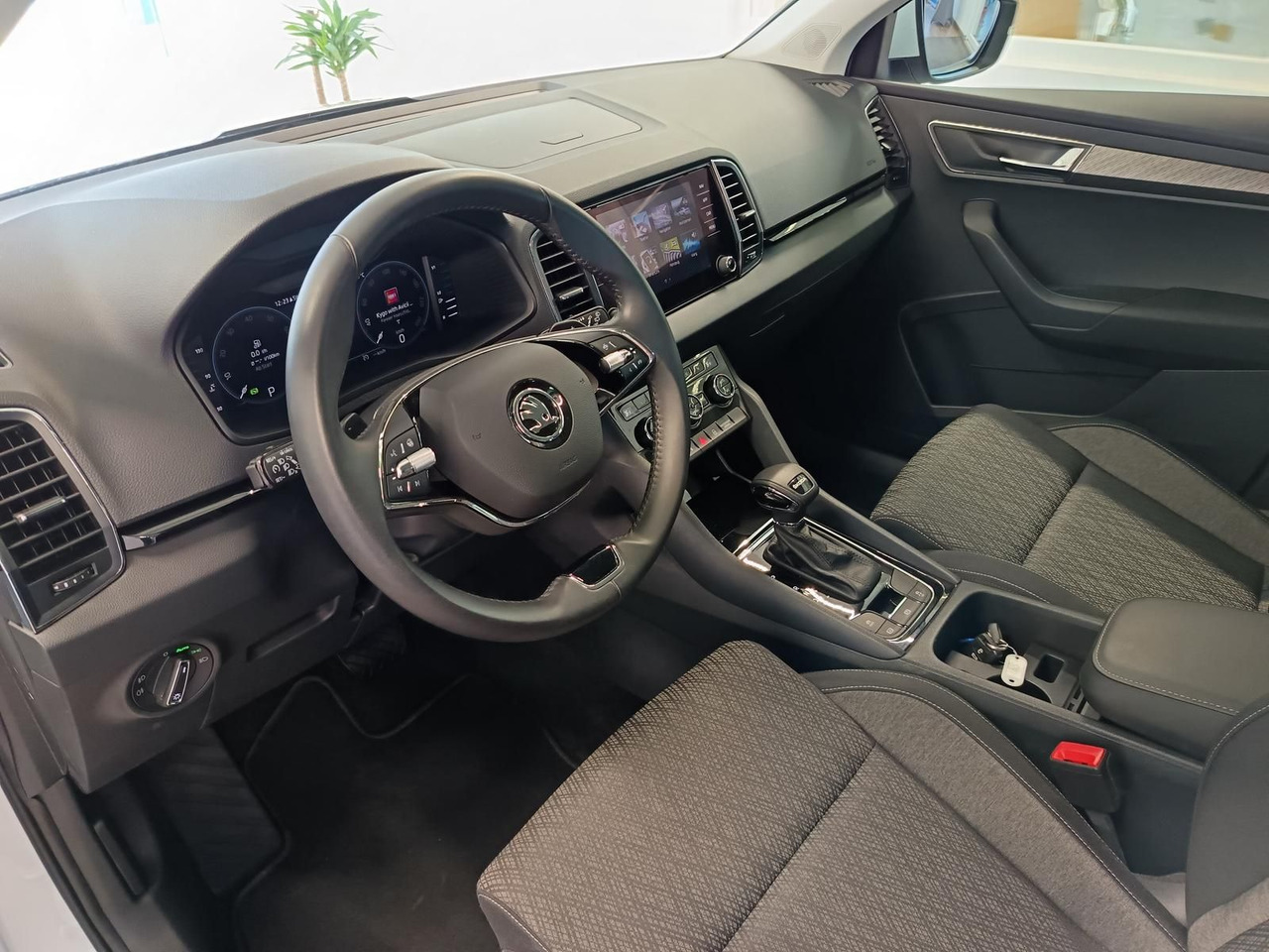 SUV Skoda Karoq Style 1,5TSI DSG*AHK-VORBER*NAVI*LED*R-KAM: φωτογραφία 20 SUV Skoda Karoq Style 1,5TSI DSG*AHK-VORBER*NAVI*LED*R-KAM: φωτογραφία 20