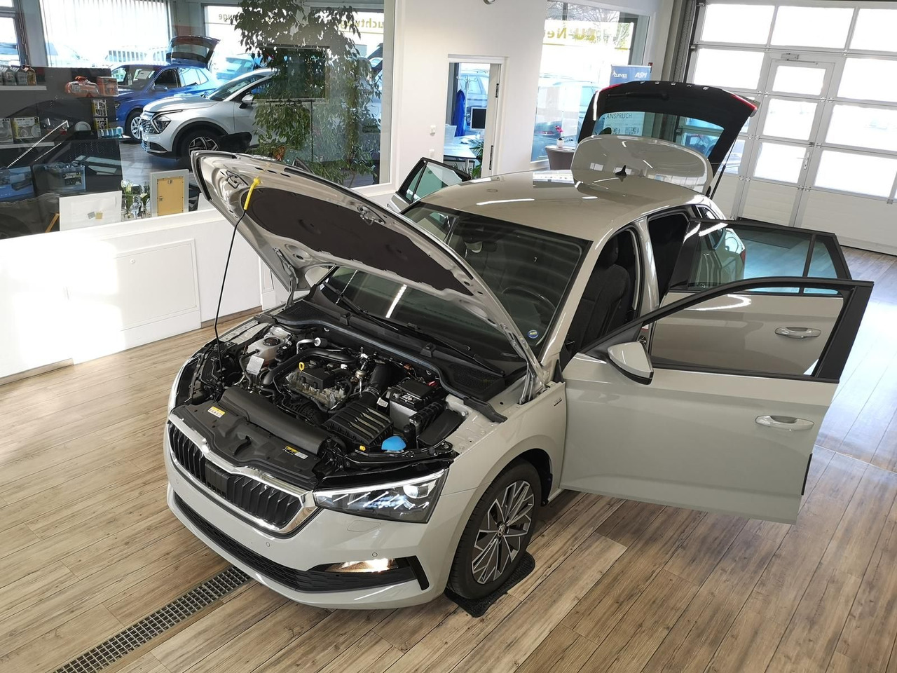 Skoda Scala Ambition 1,0 TSI 81 kW*NAVI*LED*R-KAM*PDC* - Λιμουζίνα/ Sedan: φωτογραφία 2 Skoda Scala Ambition 1,0 TSI 81 kW*NAVI*LED*R-KAM*PDC* - Λιμουζίνα/ Sedan: φωτογραφία 2