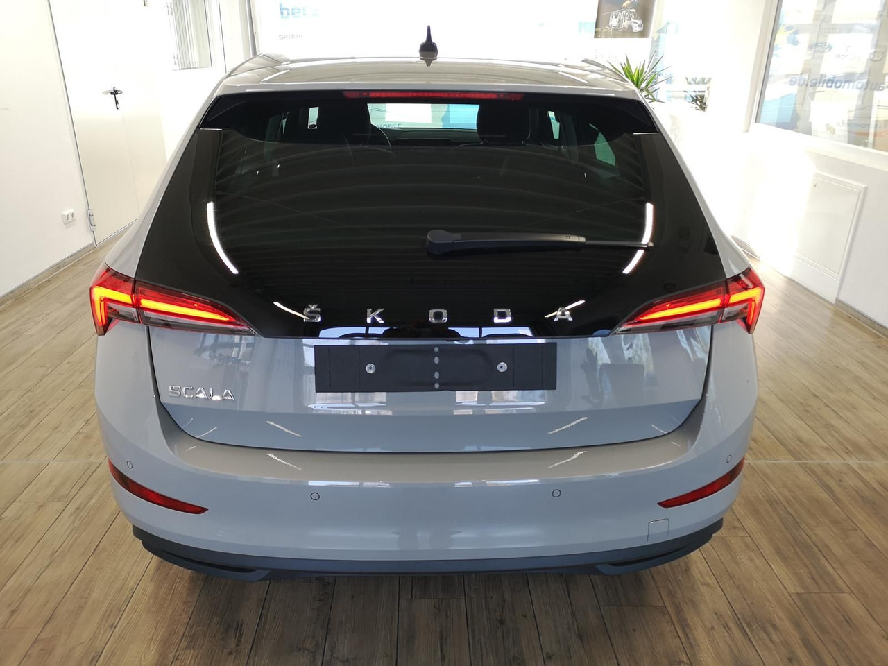 Skoda Scala Ambition 1,0 TSI 81 kW*NAVI*LED*R-KAM*PDC* - Λιμουζίνα/ Sedan: φωτογραφία 5 Skoda Scala Ambition 1,0 TSI 81 kW*NAVI*LED*R-KAM*PDC* - Λιμουζίνα/ Sedan: φωτογραφία 5