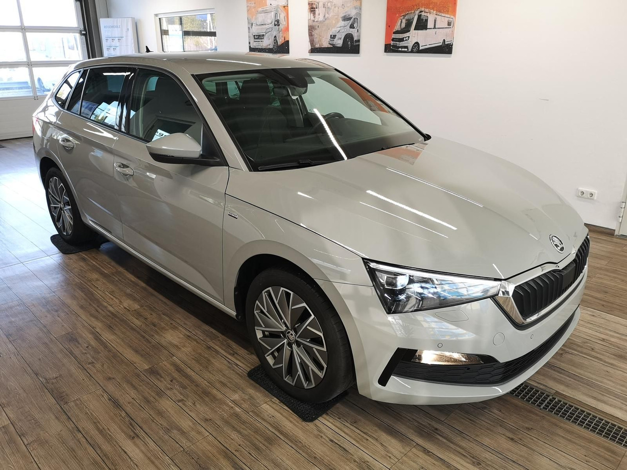 Skoda Scala Ambition 1,0 TSI 81 kW*NAVI*LED*R-KAM*PDC* - Λιμουζίνα/ Sedan: φωτογραφία 3 Skoda Scala Ambition 1,0 TSI 81 kW*NAVI*LED*R-KAM*PDC* - Λιμουζίνα/ Sedan: φωτογραφία 3