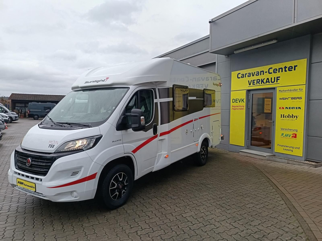 Sunlight T 58*MARKISE*SOLAR*SAT*TV*ROLLER TRÄGER - Ημιενιαίο αυτοκινούμενο: φωτογραφία 3 Sunlight T 58*MARKISE*SOLAR*SAT*TV*ROLLER TRÄGER - Ημιενιαίο αυτοκινούμενο: φωτογραφία 3