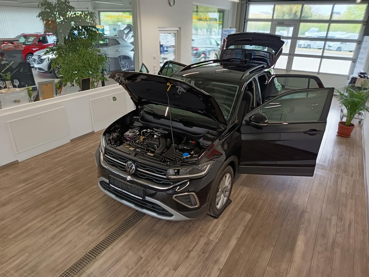 Volkswagen T-Cross Life 1.5 TSI DSG*AHK*MATRIX LED*ACC*SHZ* - SUV: φωτογραφία 2 Volkswagen T-Cross Life 1.5 TSI DSG*AHK*MATRIX LED*ACC*SHZ* - SUV: φωτογραφία 2