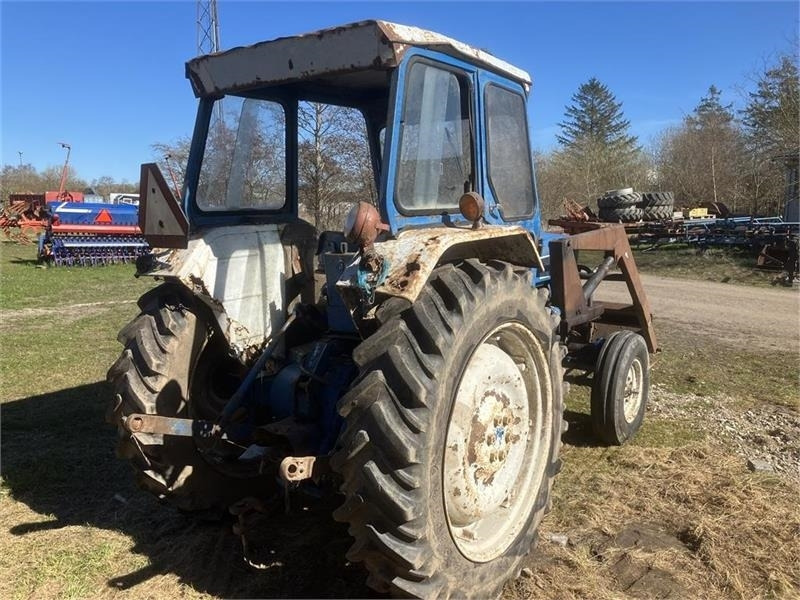 Ford 4000 Med frontlæsser - Τρακτέρ: φωτογραφία 3 Ford 4000 Med frontlæsser - Τρακτέρ: φωτογραφία 3