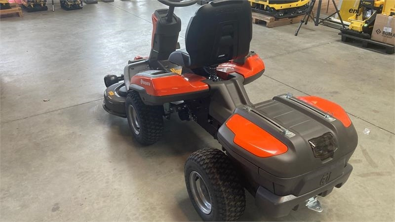 Husqvarna R200IX AWD Elektrisk - Χλοοκοπτικό: φωτογραφία 4 Husqvarna R200IX AWD Elektrisk - Χλοοκοπτικό: φωτογραφία 4