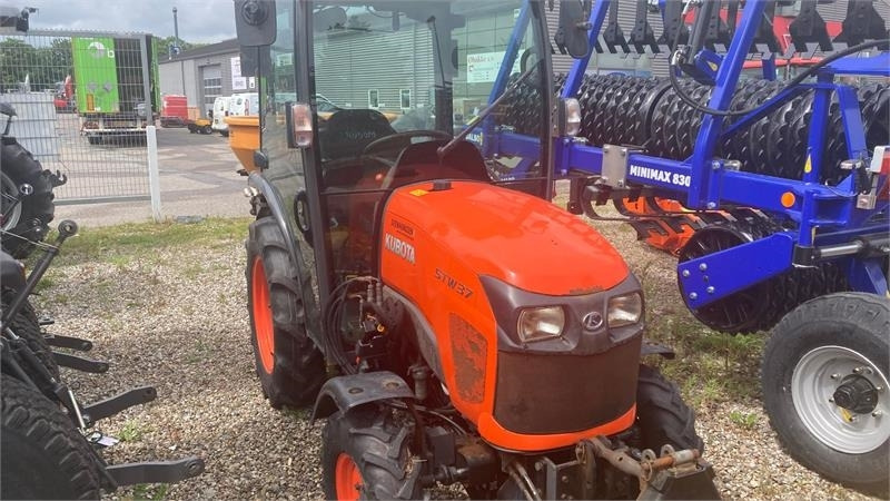 Kubota STW37 Kun 1144 timer STW37 - Δημοτικό τρακτέρ: φωτογραφία 1 Kubota STW37 Kun 1144 timer STW37 - Δημοτικό τρακτέρ: φωτογραφία 1