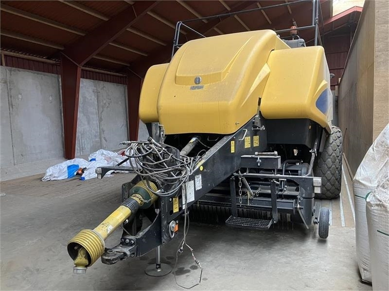 New Holland BB9090 PLUS med Parkland 325 vogn - Χορτοδετική μηχανή τετράγωνες μπάλες: φωτογραφία 1 New Holland BB9090 PLUS med Parkland 325 vogn - Χορτοδετική μηχανή τετράγωνες μπάλες: φωτογραφία 1