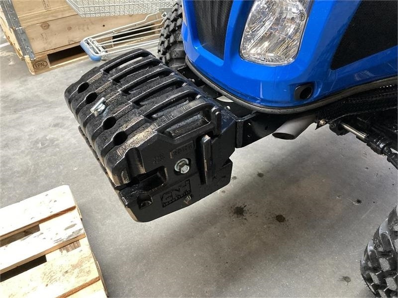 New Holland Boomer til 35-40-50-55 - Αντίβαρο: φωτογραφία 1 New Holland Boomer til 35-40-50-55 - Αντίβαρο: φωτογραφία 1