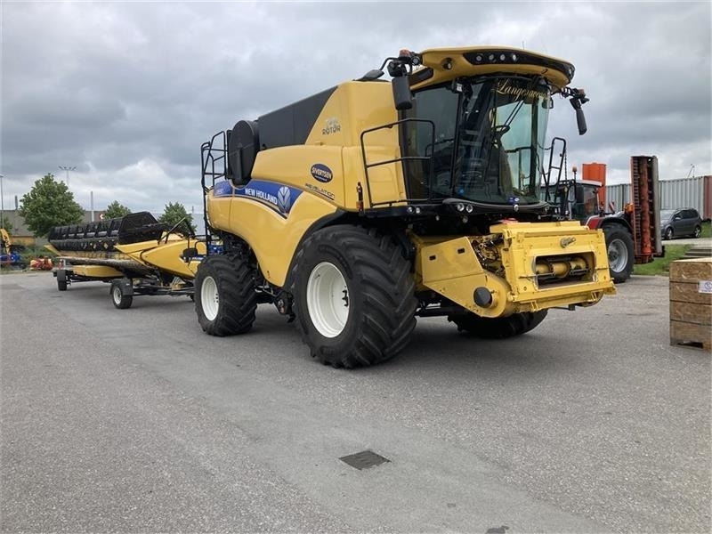 New Holland CR9.90 Med 35 fods Varifeed mm - Θεριζοαλωνιστική μηχανή: φωτογραφία 2 New Holland CR9.90 Med 35 fods Varifeed mm - Θεριζοαλωνιστική μηχανή: φωτογραφία 2