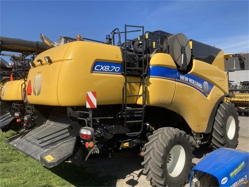 New Holland CX 8.70 SLH - Θεριζοαλωνιστική μηχανή: φωτογραφία 2 New Holland CX 8.70 SLH - Θεριζοαλωνιστική μηχανή: φωτογραφία 2