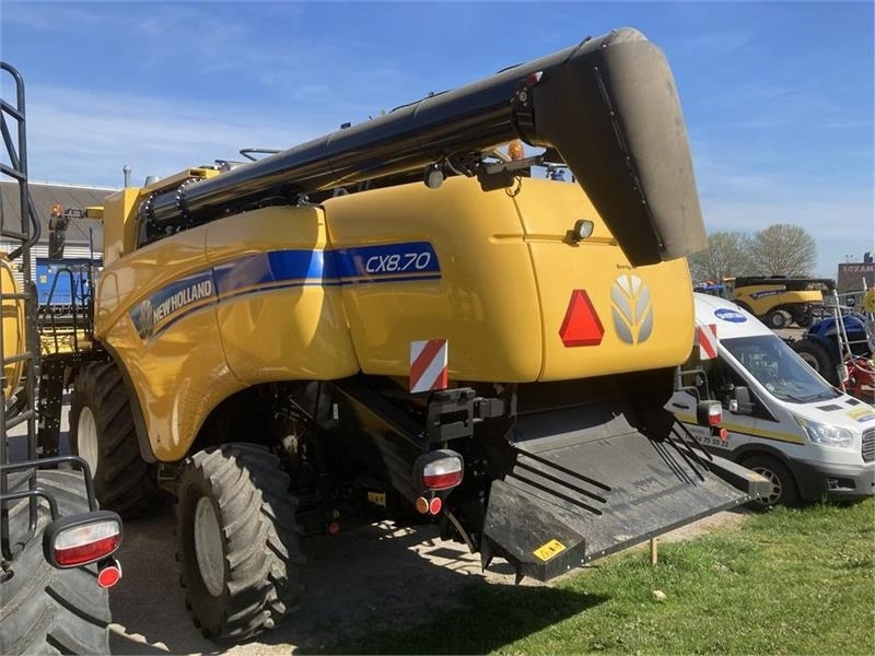 New Holland CX 8.70 SLH - Θεριζοαλωνιστική μηχανή: φωτογραφία 3 New Holland CX 8.70 SLH - Θεριζοαλωνιστική μηχανή: φωτογραφία 3