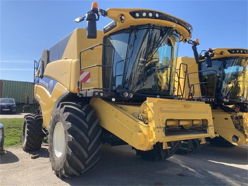New Holland CX 8.70 SLH - Θεριζοαλωνιστική μηχανή: φωτογραφία 1 New Holland CX 8.70 SLH - Θεριζοαλωνιστική μηχανή: φωτογραφία 1