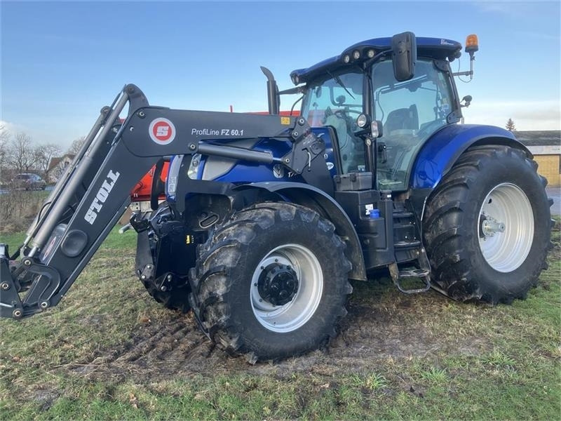 New Holland T7.270 Bluepower - Τρακτέρ: φωτογραφία 1 New Holland T7.270 Bluepower - Τρακτέρ: φωτογραφία 1