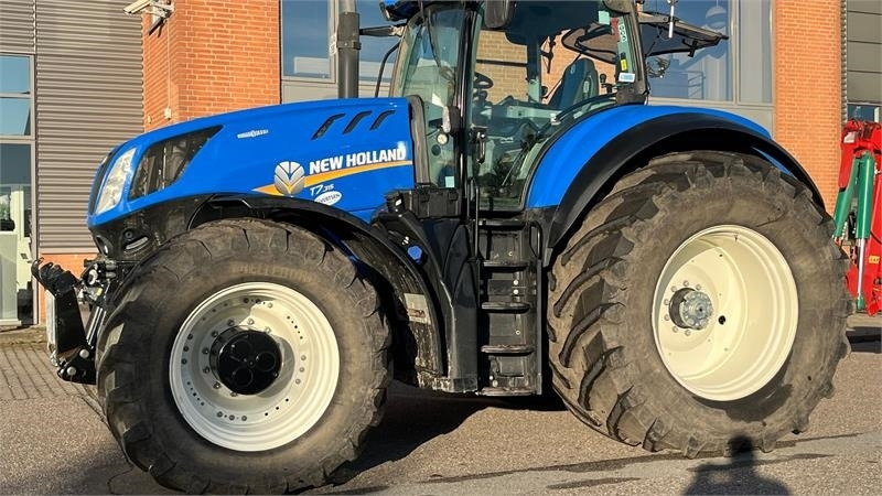 New Holland T7.315 HD AutoComand - Τρακτέρ: φωτογραφία 1 New Holland T7.315 HD AutoComand - Τρακτέρ: φωτογραφία 1