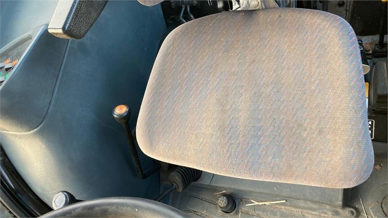 New Holland TD90D - Τρακτέρ: φωτογραφία 5 New Holland TD90D - Τρακτέρ: φωτογραφία 5