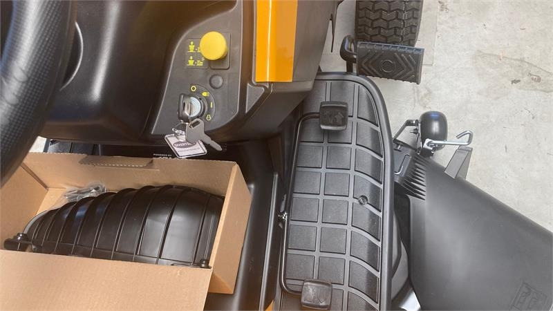 Stiga Tornado 5108 - Δημοτικό τρακτέρ: φωτογραφία 4 Stiga Tornado 5108 - Δημοτικό τρακτέρ: φωτογραφία 4