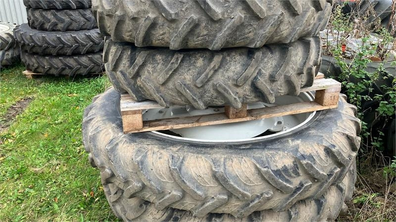 Taurus 270/95R32 - 300/95R46 - Ελαστικό για Γεωργικά μηχανήματα: φωτογραφία 1 Taurus 270/95R32 - 300/95R46 - Ελαστικό για Γεωργικά μηχανήματα: φωτογραφία 1