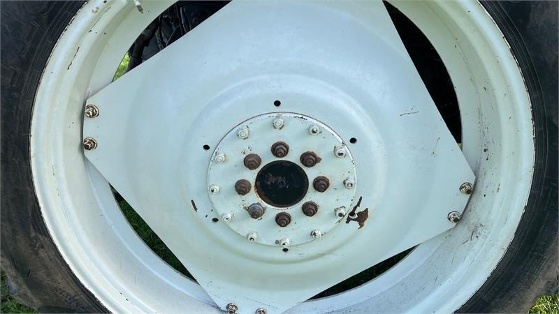 Taurus 270/95R32 - 300/95R46 - Ελαστικό για Γεωργικά μηχανήματα: φωτογραφία 2 Taurus 270/95R32 - 300/95R46 - Ελαστικό για Γεωργικά μηχανήματα: φωτογραφία 2