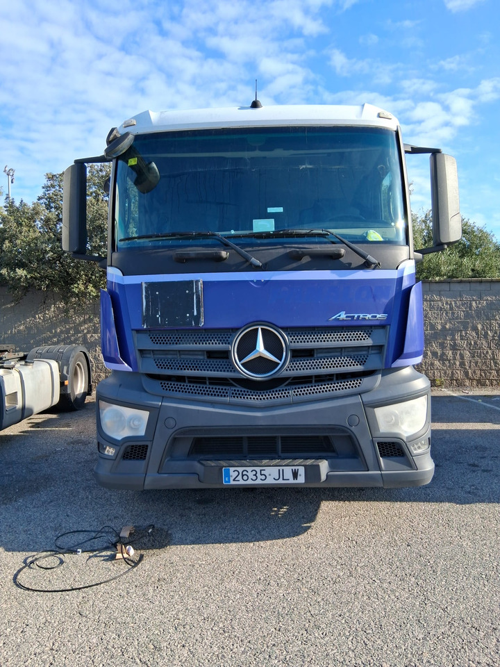 Mercedes 1843LS - Τράκτορας: φωτογραφία 1 Mercedes 1843LS - Τράκτορας: φωτογραφία 1