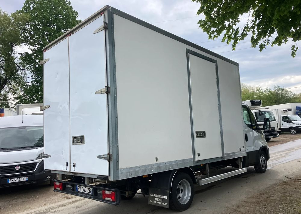 Iveco DAILY 35C16 kontener kurierka 3.0 silnik - Επαγγελματικό αυτοκίνητο κόφα: φωτογραφία 3 Iveco DAILY 35C16 kontener kurierka 3.0 silnik - Επαγγελματικό αυτοκίνητο κόφα: φωτογραφία 3