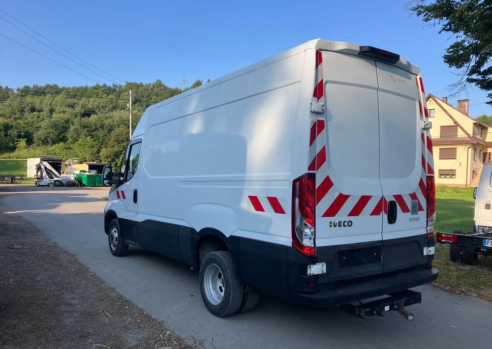 Iveco Daily 35c16 blaszak KLIMA SPROWADZONY serwisówka - Βαν: φωτογραφία 4 Iveco Daily 35c16 blaszak KLIMA SPROWADZONY serwisówka - Βαν: φωτογραφία 4