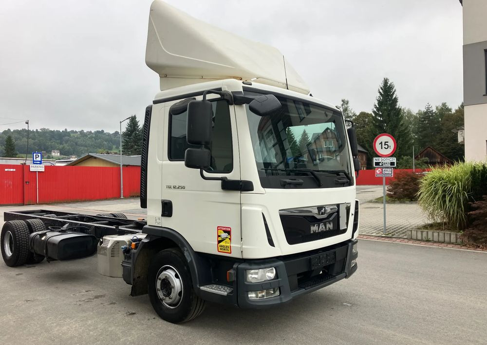 MAN Man TGM 12.250 euro 6 ramo do zabudowy Pomoc drogowa laweta kiper - Φορτηγό σασί: φωτογραφία 2 MAN Man TGM 12.250 euro 6 ramo do zabudowy Pomoc drogowa laweta kiper - Φορτηγό σασί: φωτογραφία 2