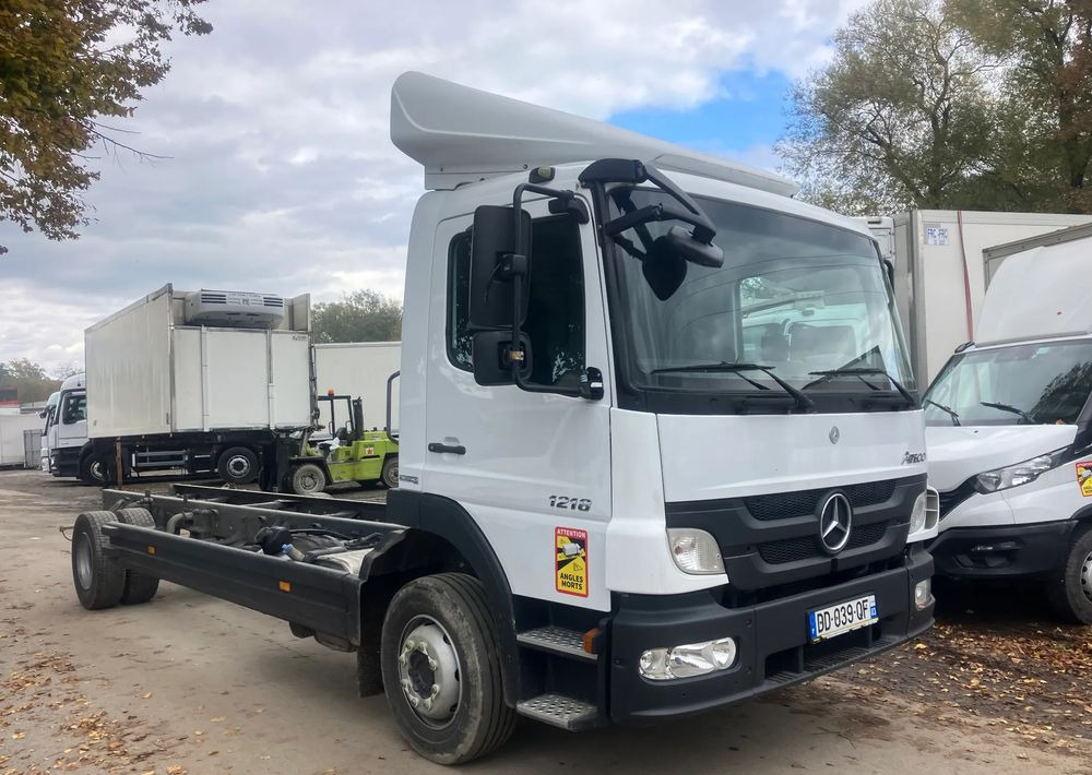 Mercedes-Benz Mercedes Atego 1218 Rama do zabudowy kiper beczka hakowiec laweta - Φορτηγό σασί: φωτογραφία 2 Mercedes-Benz Mercedes Atego 1218 Rama do zabudowy kiper beczka hakowiec laweta - Φορτηγό σασί: φωτογραφία 2