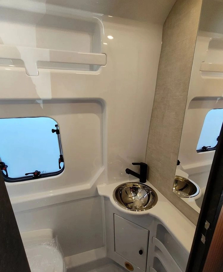 Νέα Αυτοκινούμενο βαν Fiat Ducato Rimor Horus 45 NEW AUTOMAT Grau Truma Diesel Lampen FULL LED 4-Sitzer: φωτογραφία 17