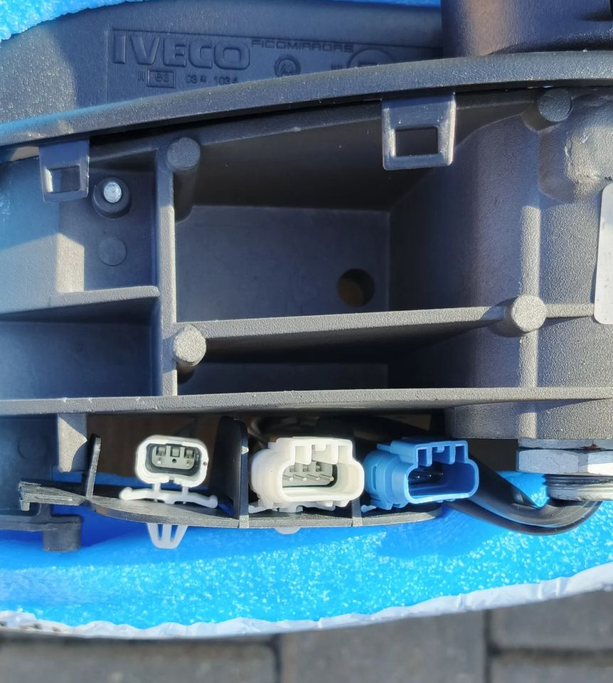 IVECO STRALIS LUSTERKO LEWE NOWE 5801765195 - Αμάξωμα και εξωτερικό για Φορτηγό: φωτογραφία 2 IVECO STRALIS LUSTERKO LEWE NOWE 5801765195 - Αμάξωμα και εξωτερικό για Φορτηγό: φωτογραφία 2