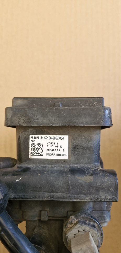 MAN TG3 TGX MODULATOR ZAWÓR EBS 81.52106-6067 K050211 - Εξαρτήματα φρένων: φωτογραφία 2 MAN TG3 TGX MODULATOR ZAWÓR EBS 81.52106-6067 K050211 - Εξαρτήματα φρένων: φωτογραφία 2