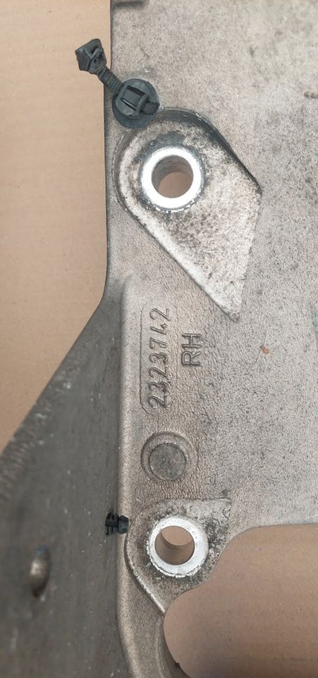 SCANIA R S MOCOWANIE ŁAPA ZAWIESZENIA KABINY 2323742 2323726 - Ανάρτηση καμπίνας για Φορτηγό: φωτογραφία 3 SCANIA R S MOCOWANIE ŁAPA ZAWIESZENIA KABINY 2323742 2323726 - Ανάρτηση καμπίνας για Φορτηγό: φωτογραφία 3