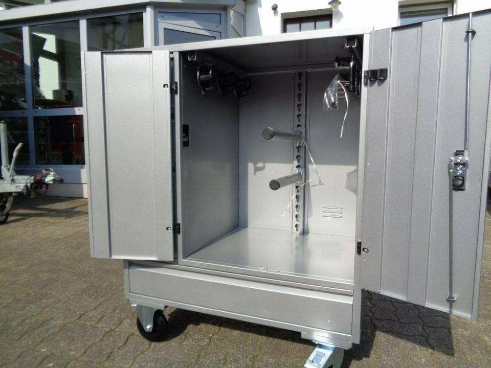 Anhänger Sattelschrank, fahrbar, abschließbar - Εργαλείο/ Εξοπλισμός: φωτογραφία 4 Anhänger Sattelschrank, fahrbar, abschließbar - Εργαλείο/ Εξοπλισμός: φωτογραφία 4